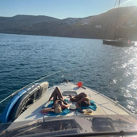 Yacht Experience Πλωτό κατάλυμα *