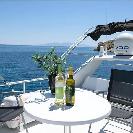 Bateau-hôtel Yacht Experience *