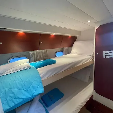 Yacht Experience Bateau-hôtel *